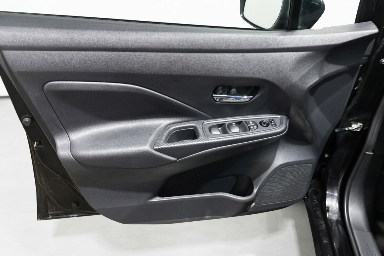 2025 Nissan Versa — photo 18 of 26