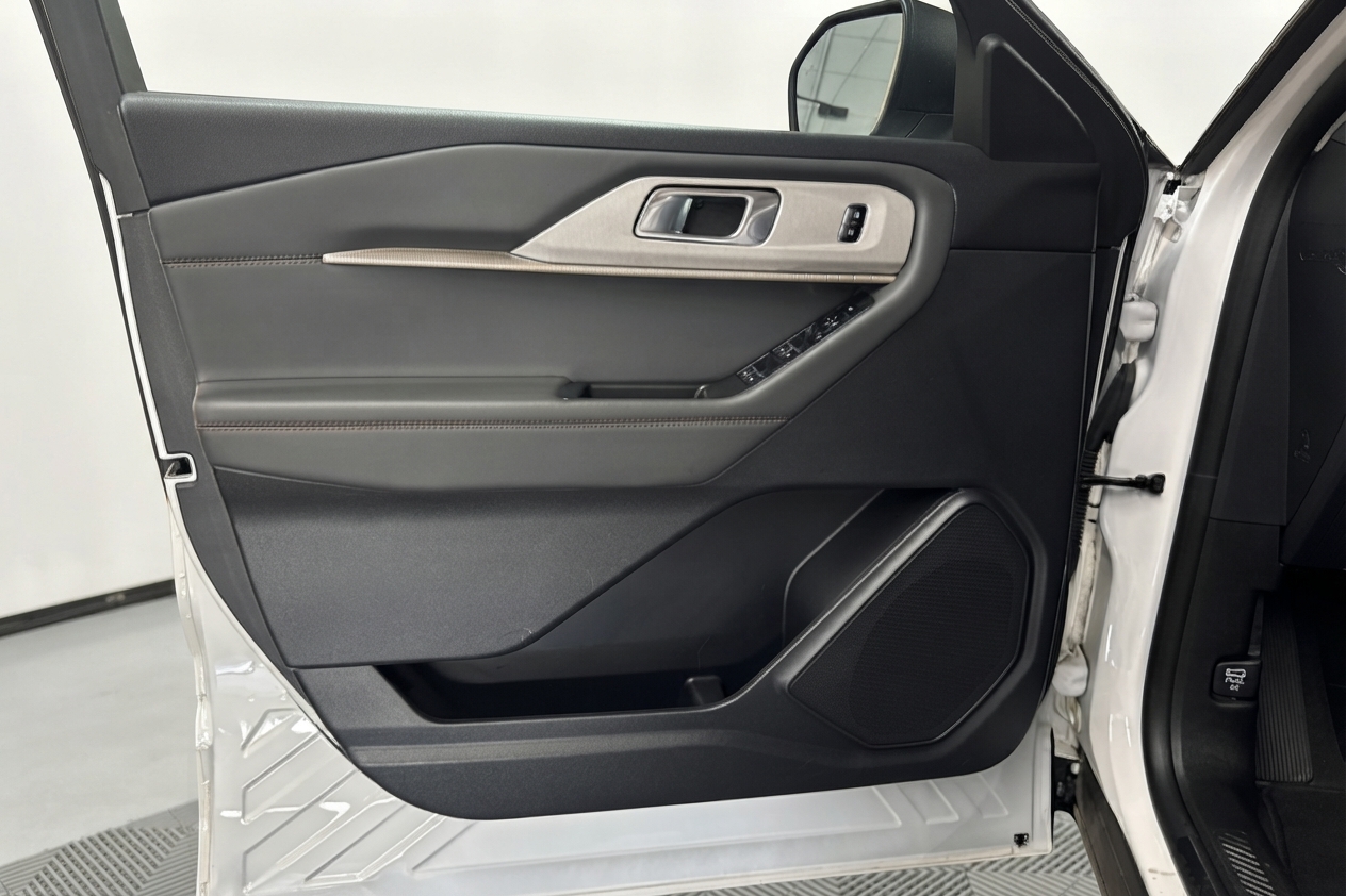 2025 Ford Explorer — photo 20 de 35