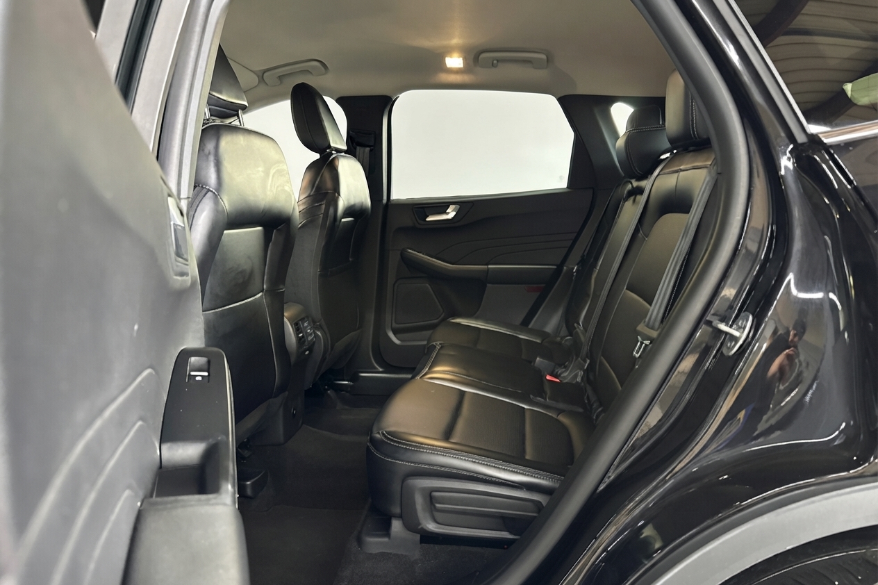 2025 Ford Escape — photo 12 of 35