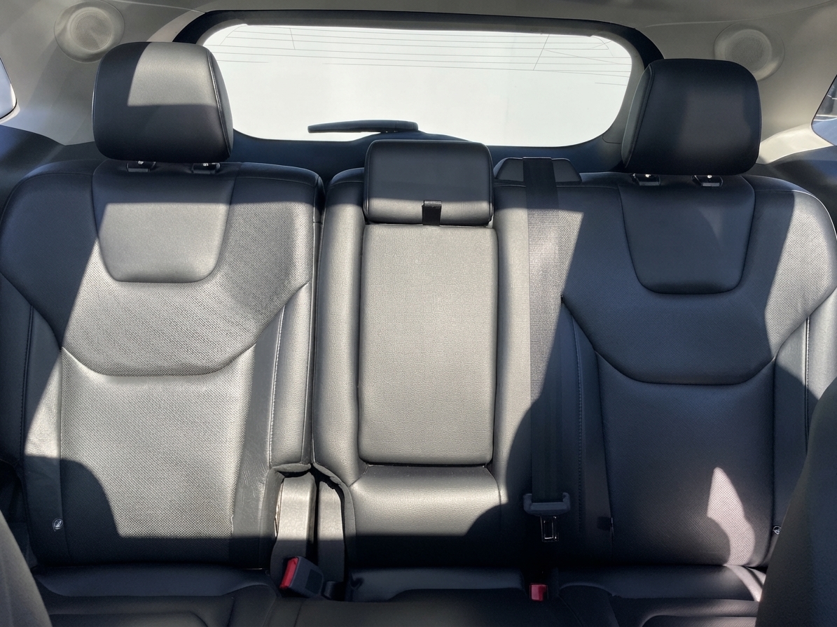 2019 Ford Edge — photo 24 of 33