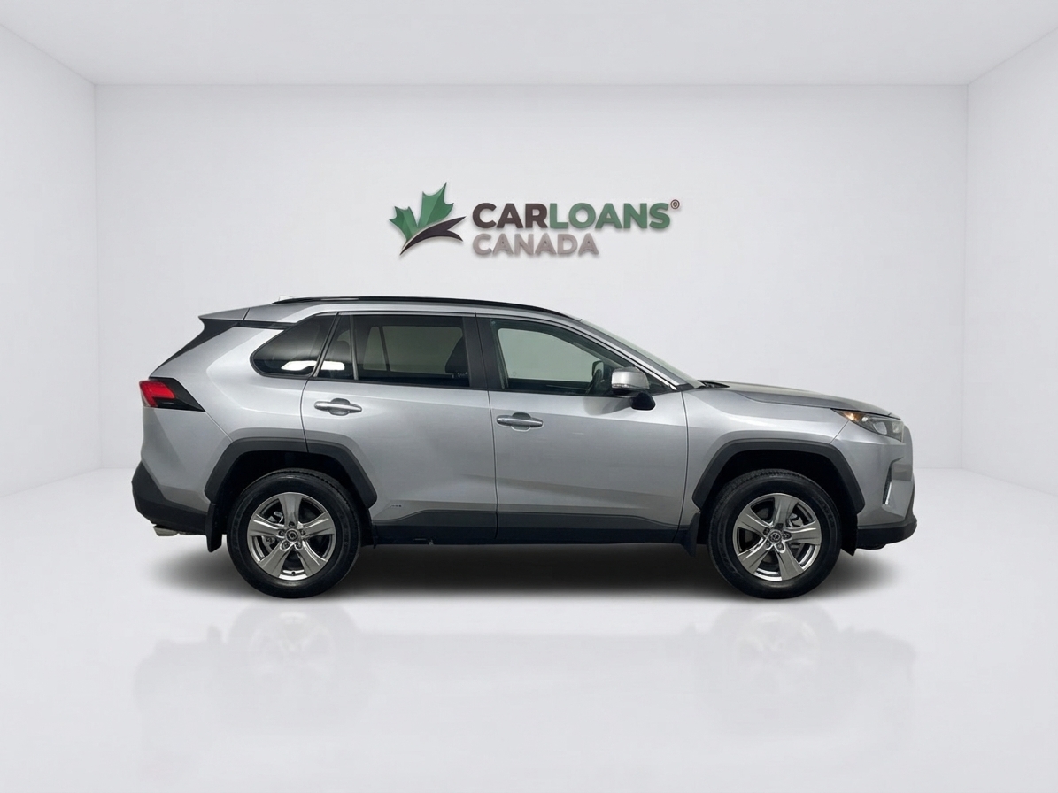 2025 Toyota RAV4 — photo 4 of 25