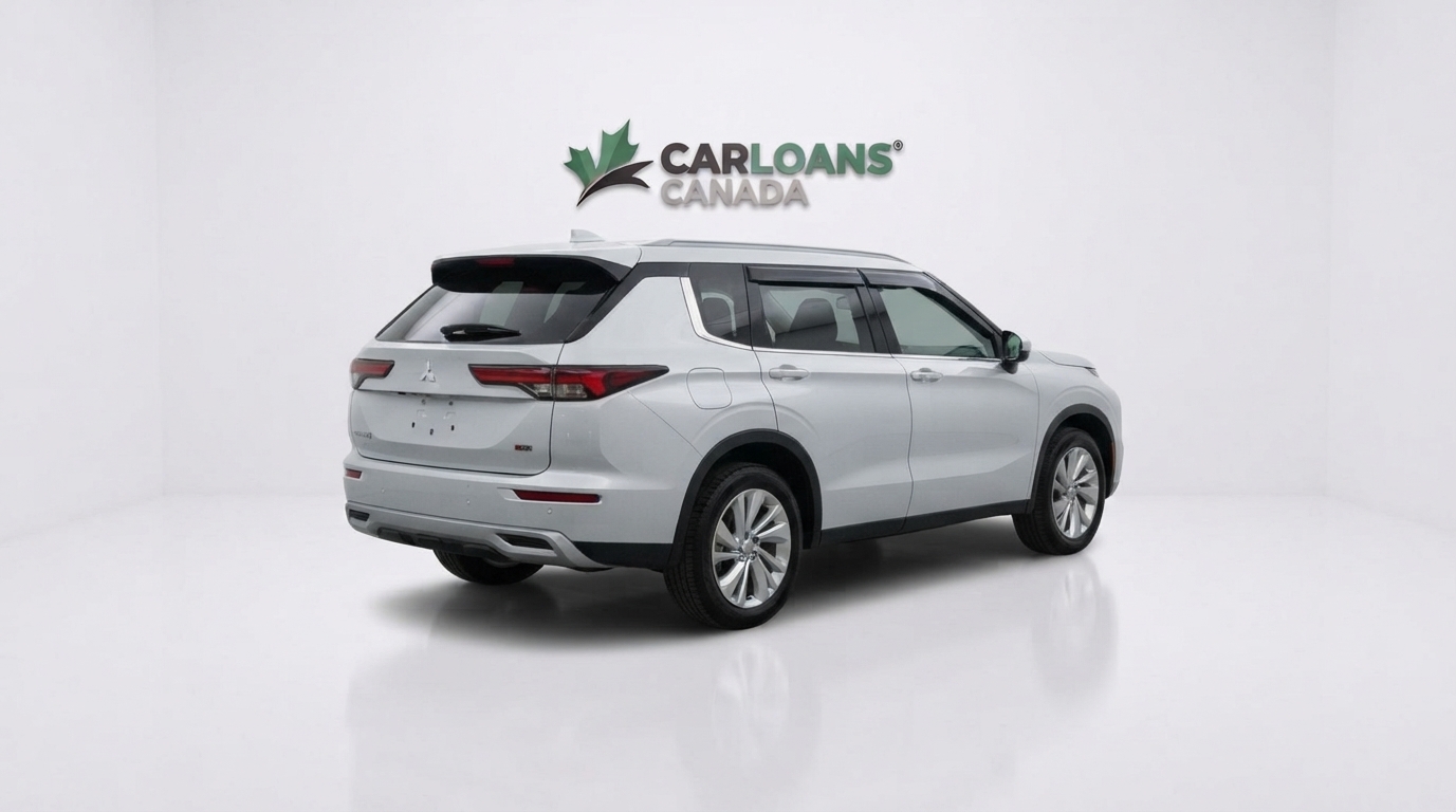 2025 Mitsubishi Outlander — photo 6 of 32