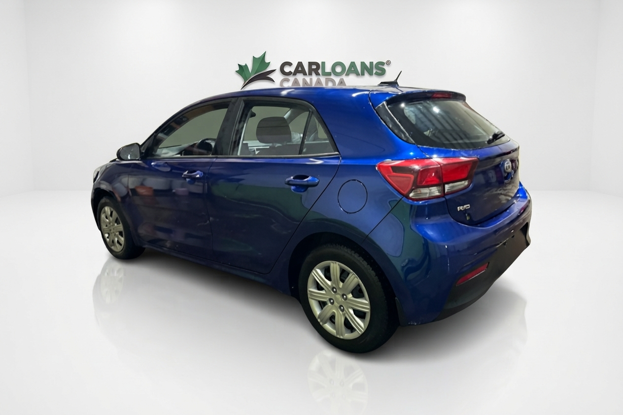 2021 Kia Rio Hatchback 5-Door — photo 6 of 25
