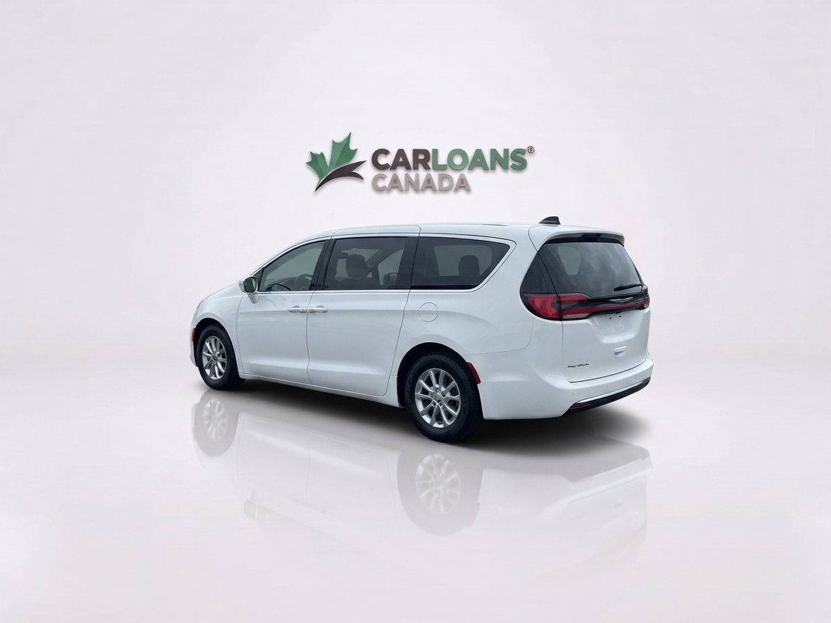 2024 Chrysler Pacifica — photo 5 of 34