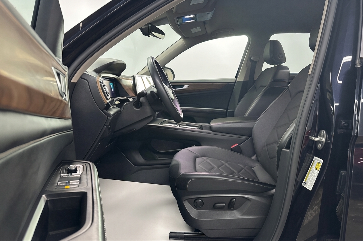 2024 Volkswagen Atlas — photo 11 of 36