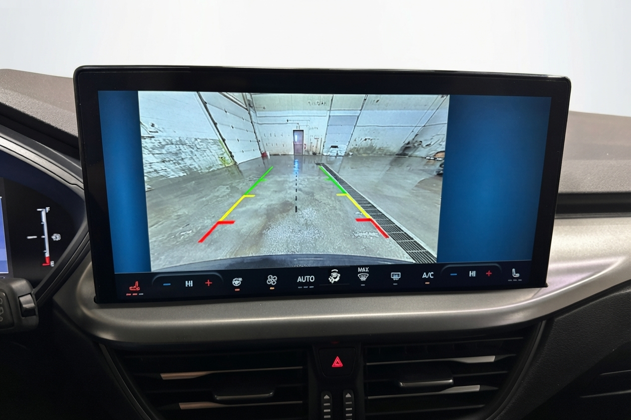 2025 Ford Escape Plug-in Hybrid — photo 26 of 35