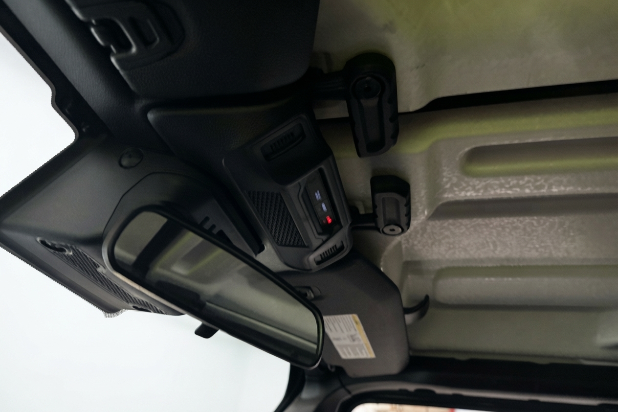 2025 Jeep Wrangler — photo 14 de 25