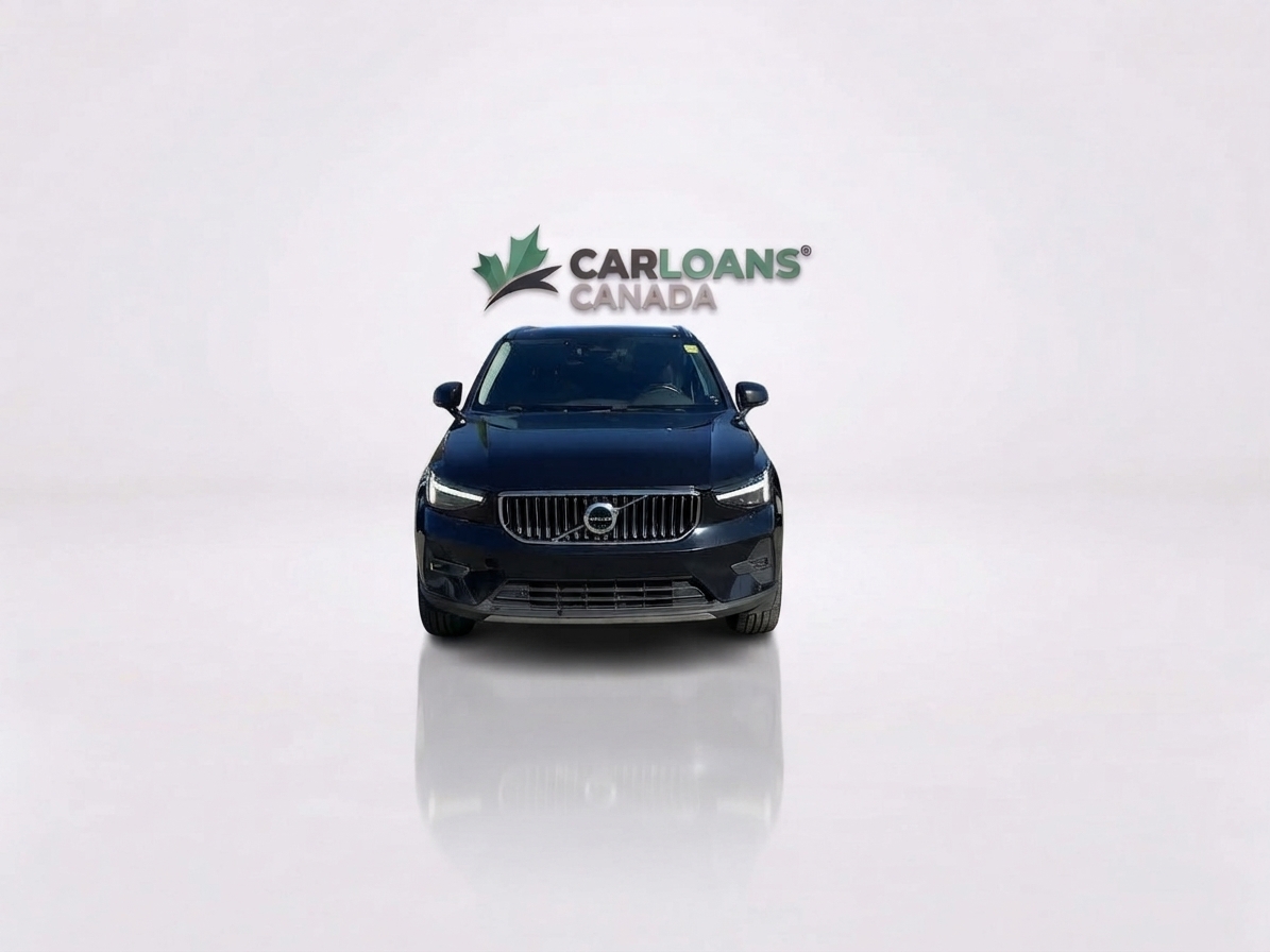 2024 Volvo XC40 — photo 2 of 34