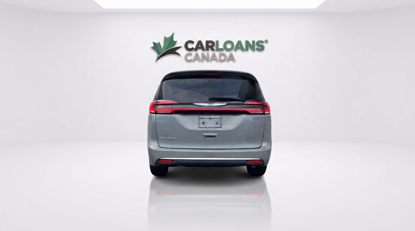 2023 Chrysler Pacifica — photo 5 of 25