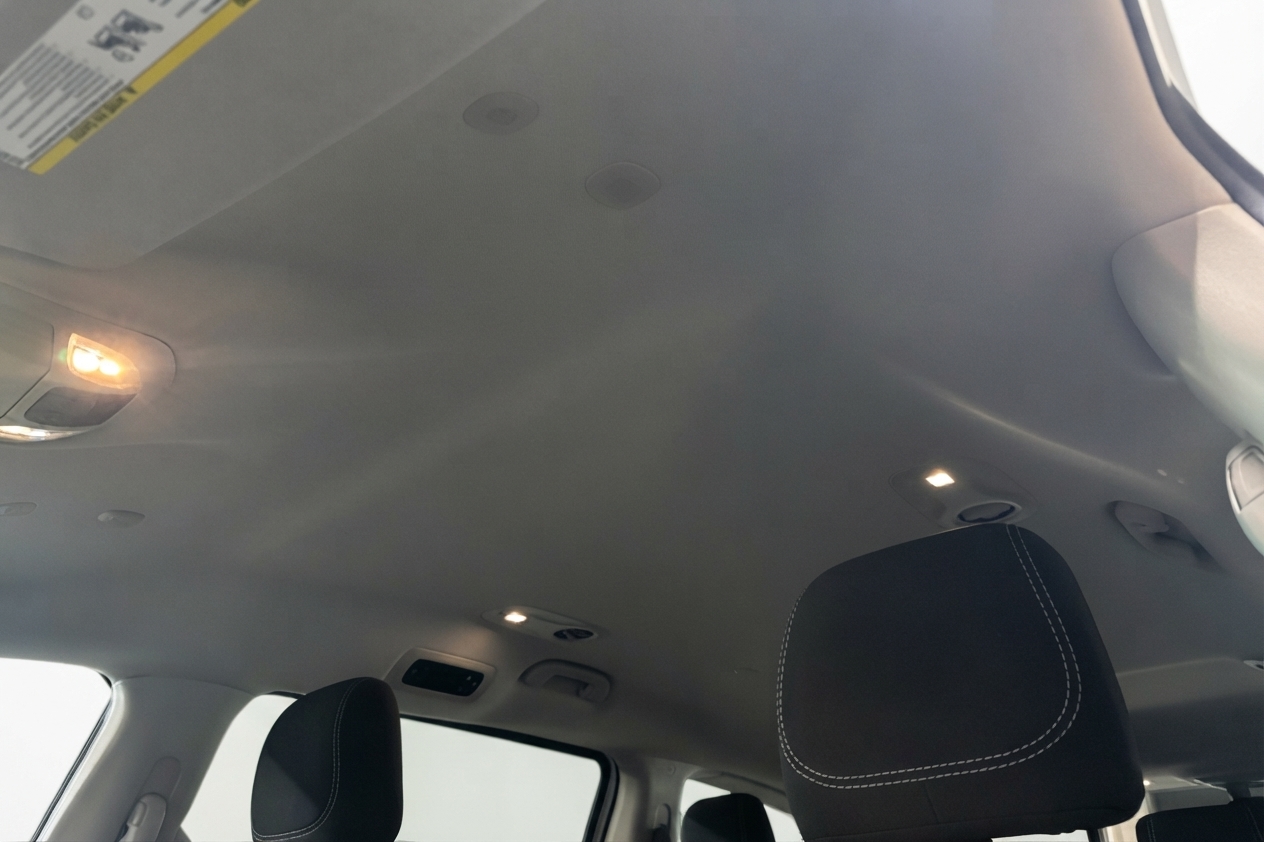 2024 Chrysler Grand Caravan — photo 22 of 34