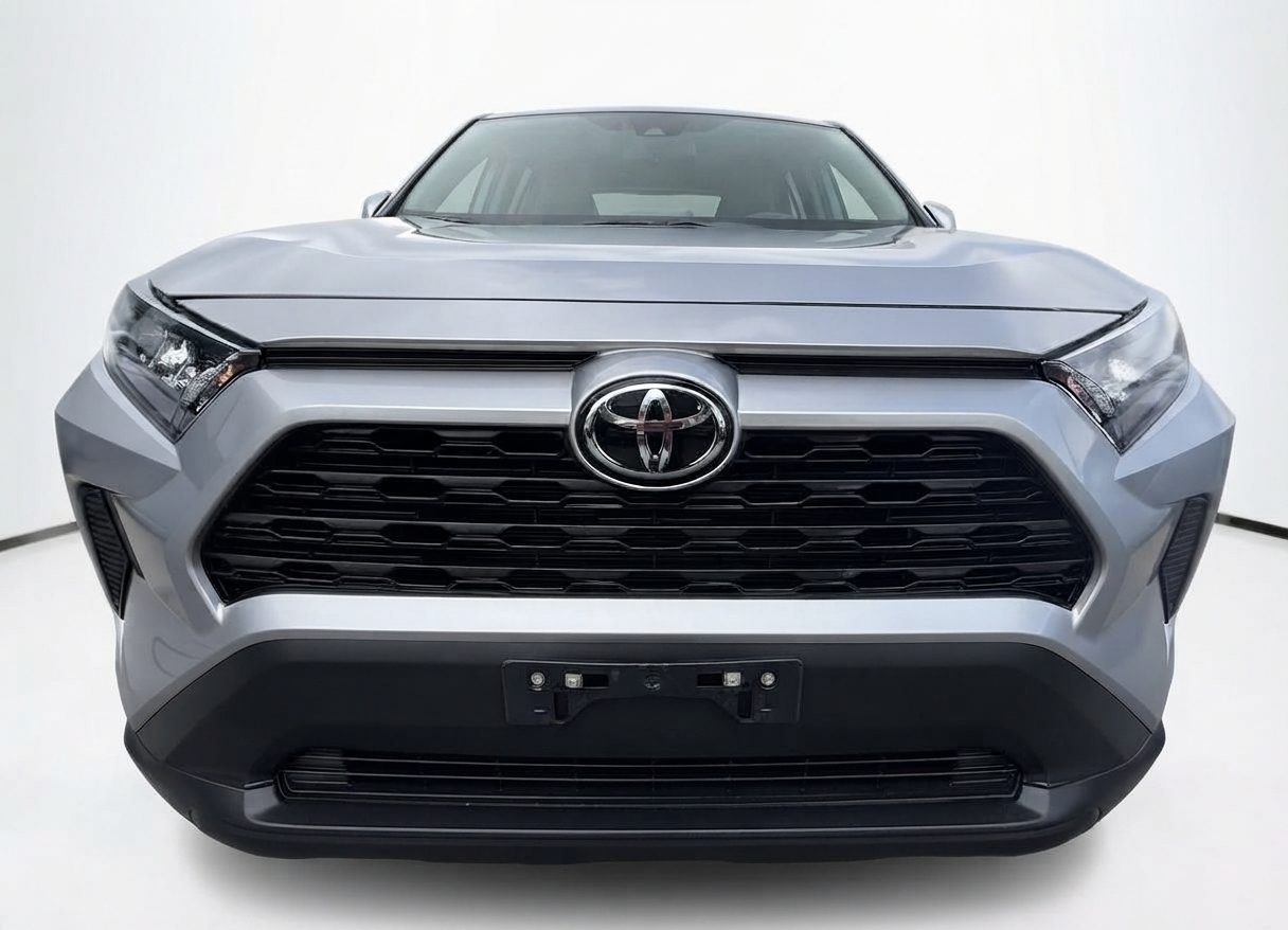 2025 Toyota RAV4 — photo 5 of 47