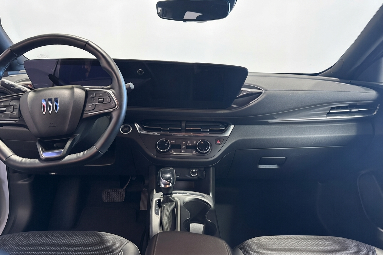 2025 Buick Envista — photo 23 of 33