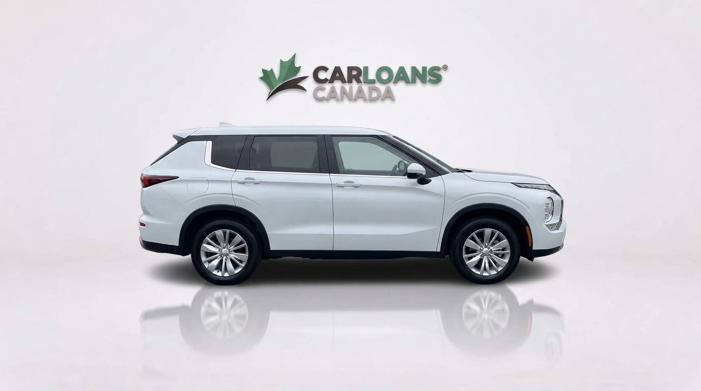 2025 Mitsubishi Outlander — photo 7 of 33