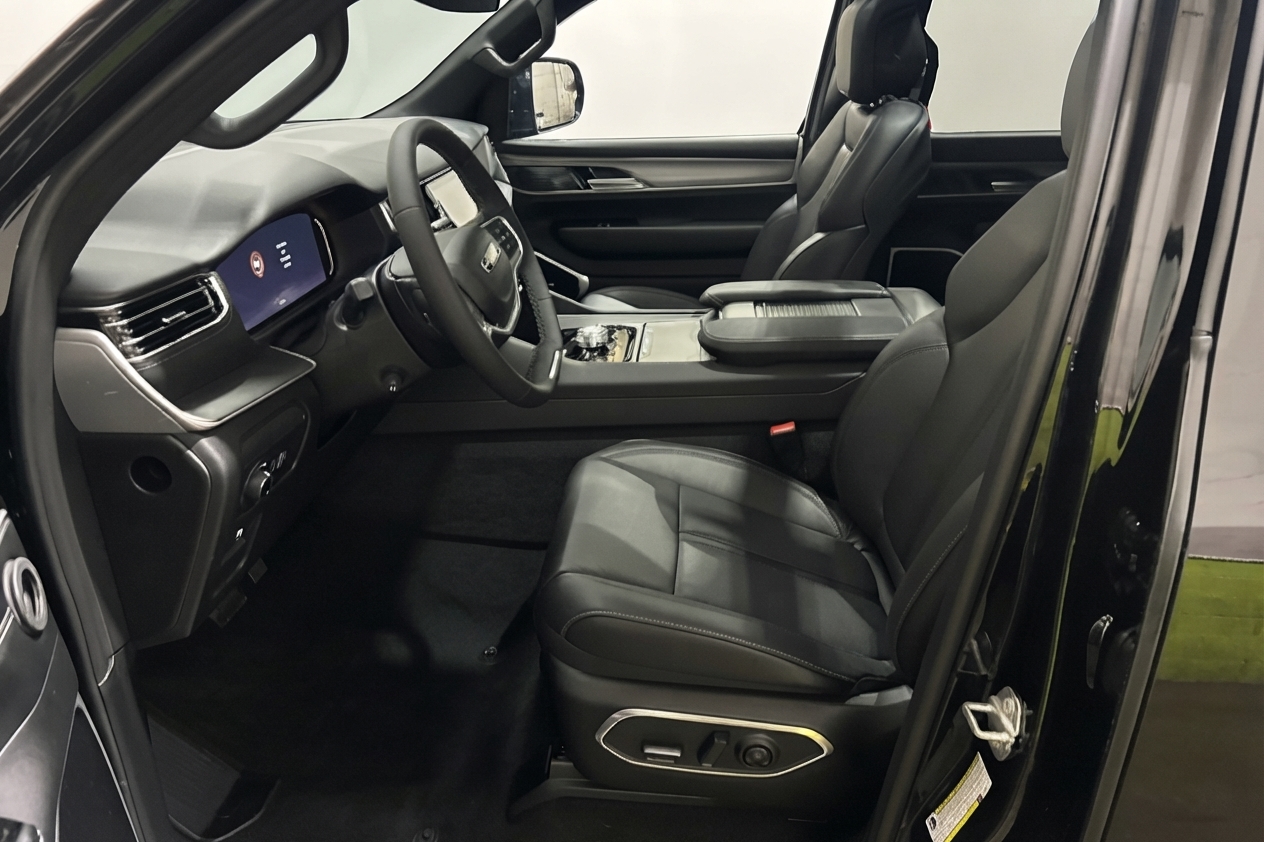2026 Jeep Grand Wagoneer — photo 11 of 30