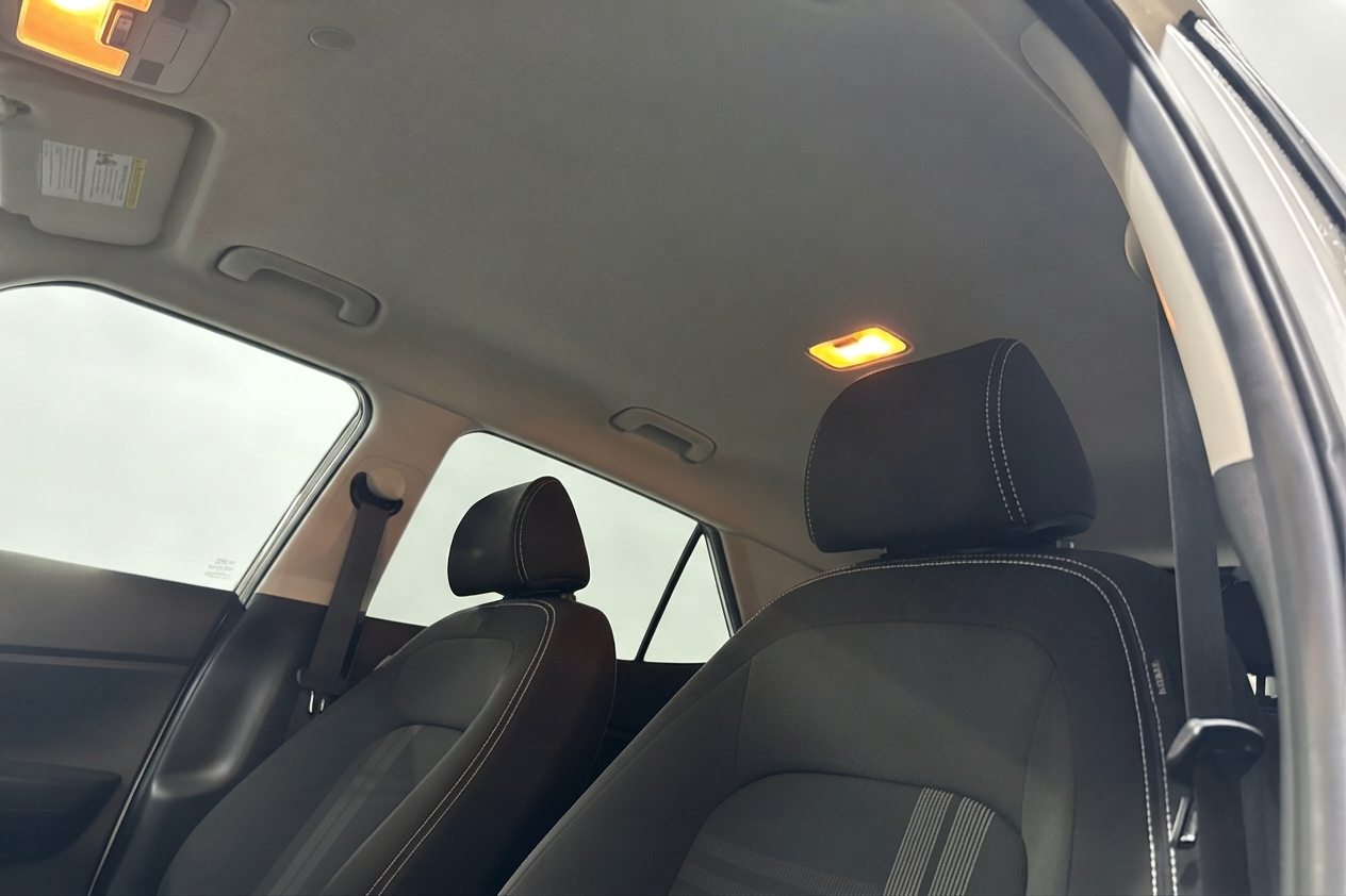 2025 Hyundai Venue — photo 21 of 34