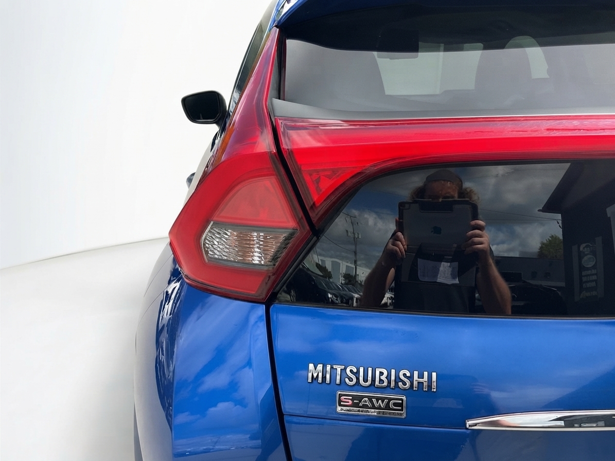 2019 Mitsubishi Eclipse Cross — photo 15 of 34