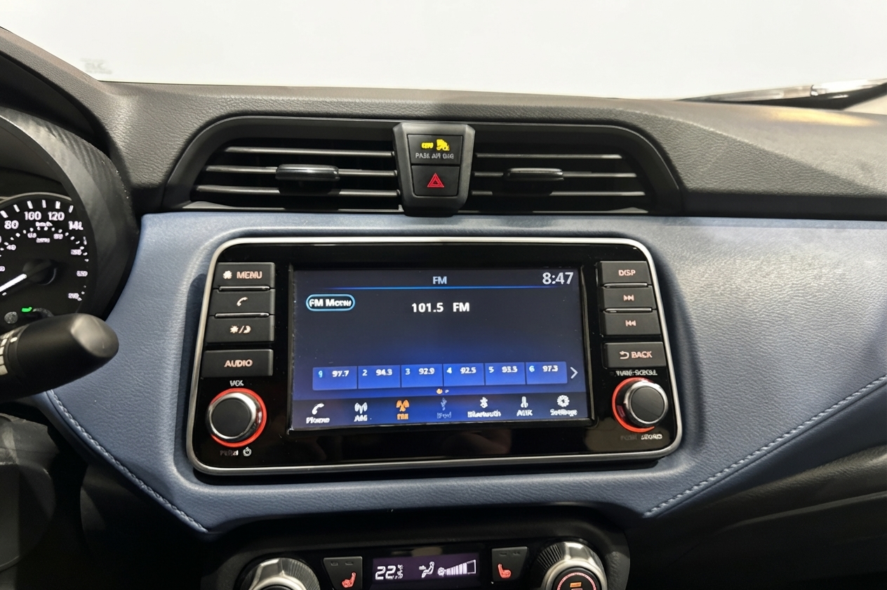 2025 Nissan Versa — photo 17 of 26
