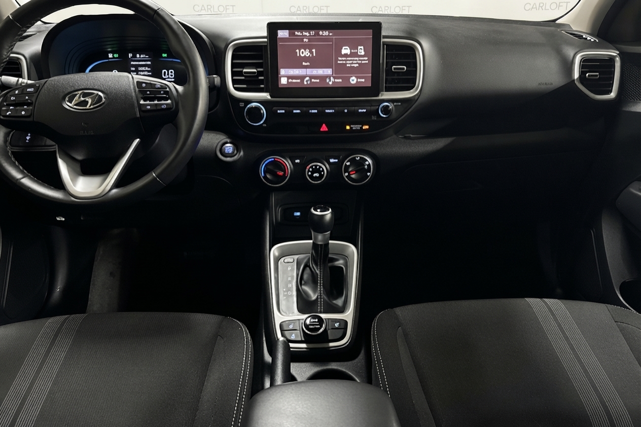 2025 Hyundai Venue — photo 23 of 34