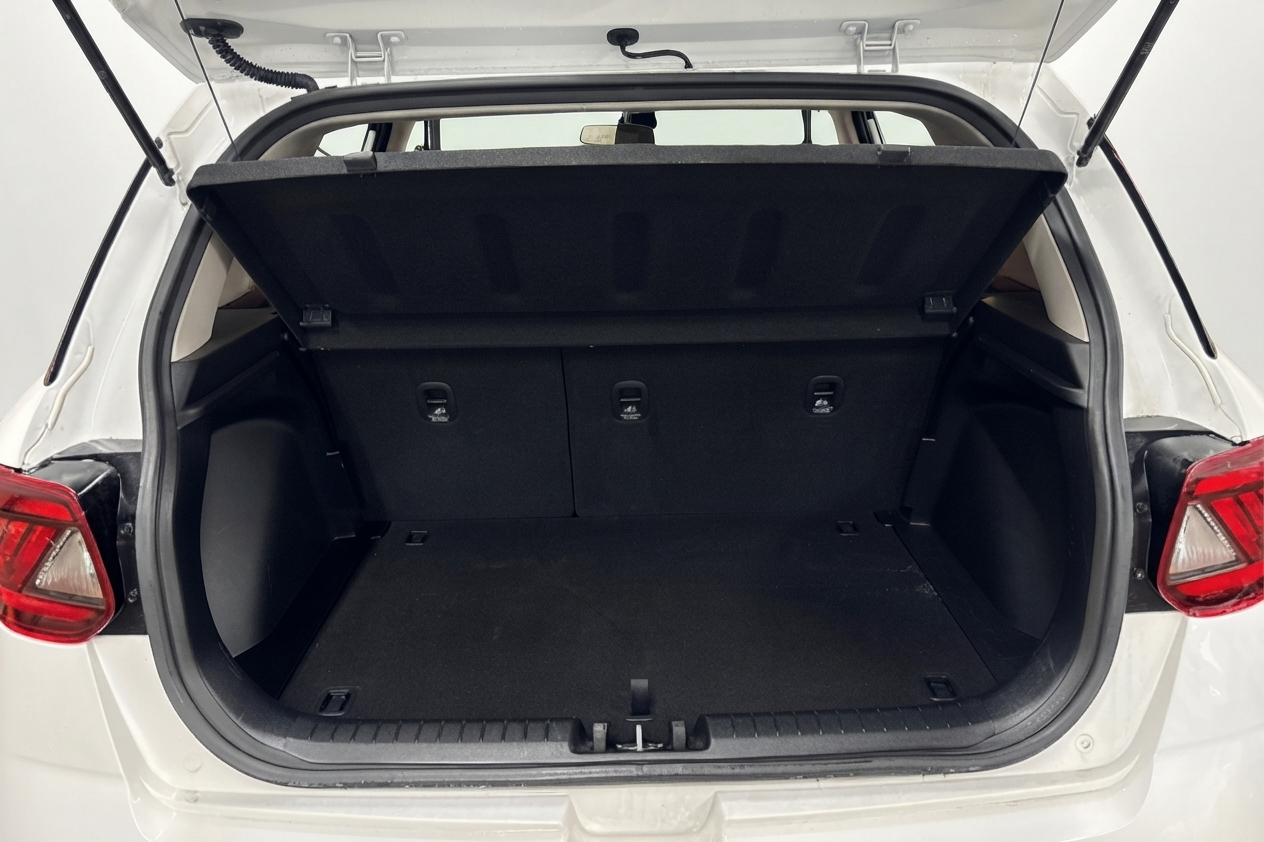 2025 Hyundai Venue — photo 10 of 34