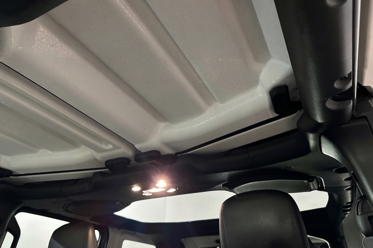 2021 Jeep Wrangler — photo 20 of 32