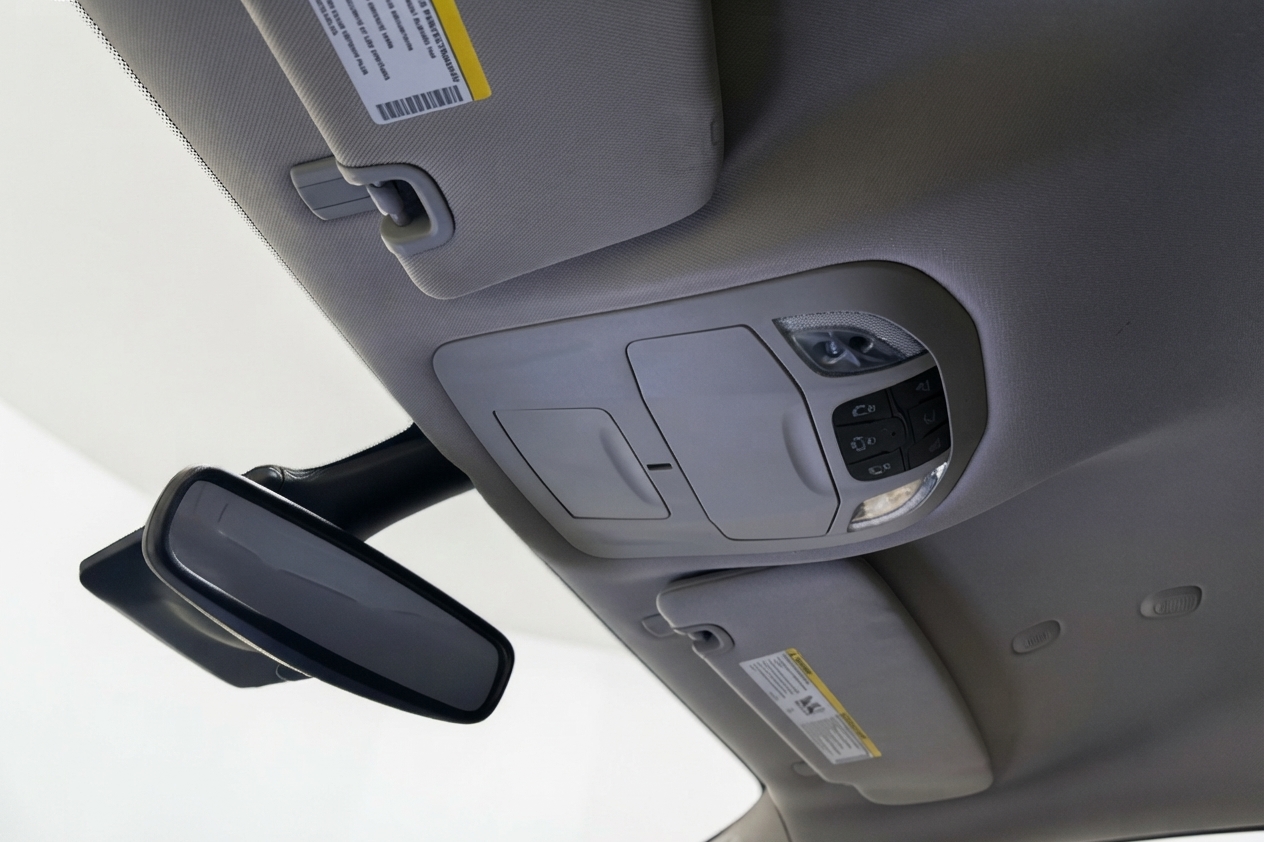 2023 Chrysler Pacifica — photo 17 of 33