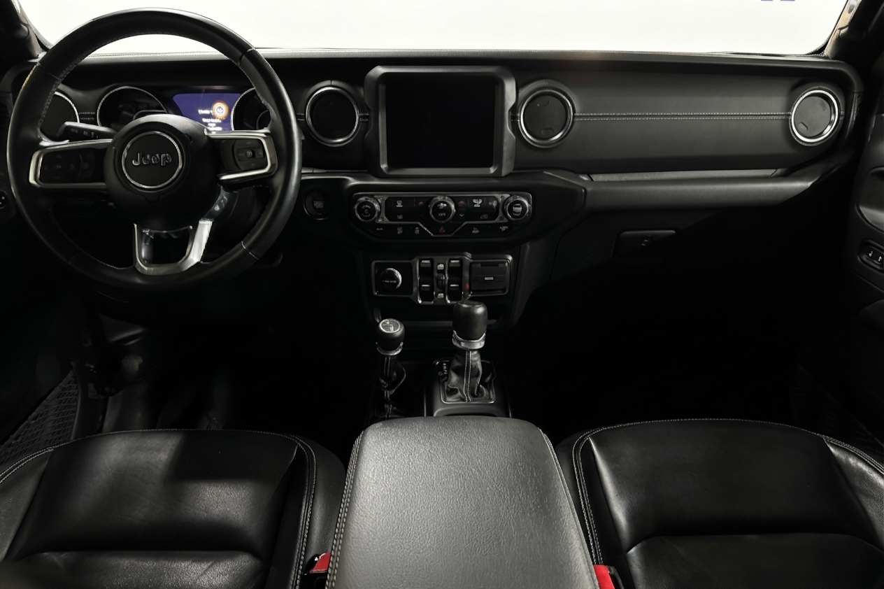 2021 Jeep Wrangler — photo 22 of 32