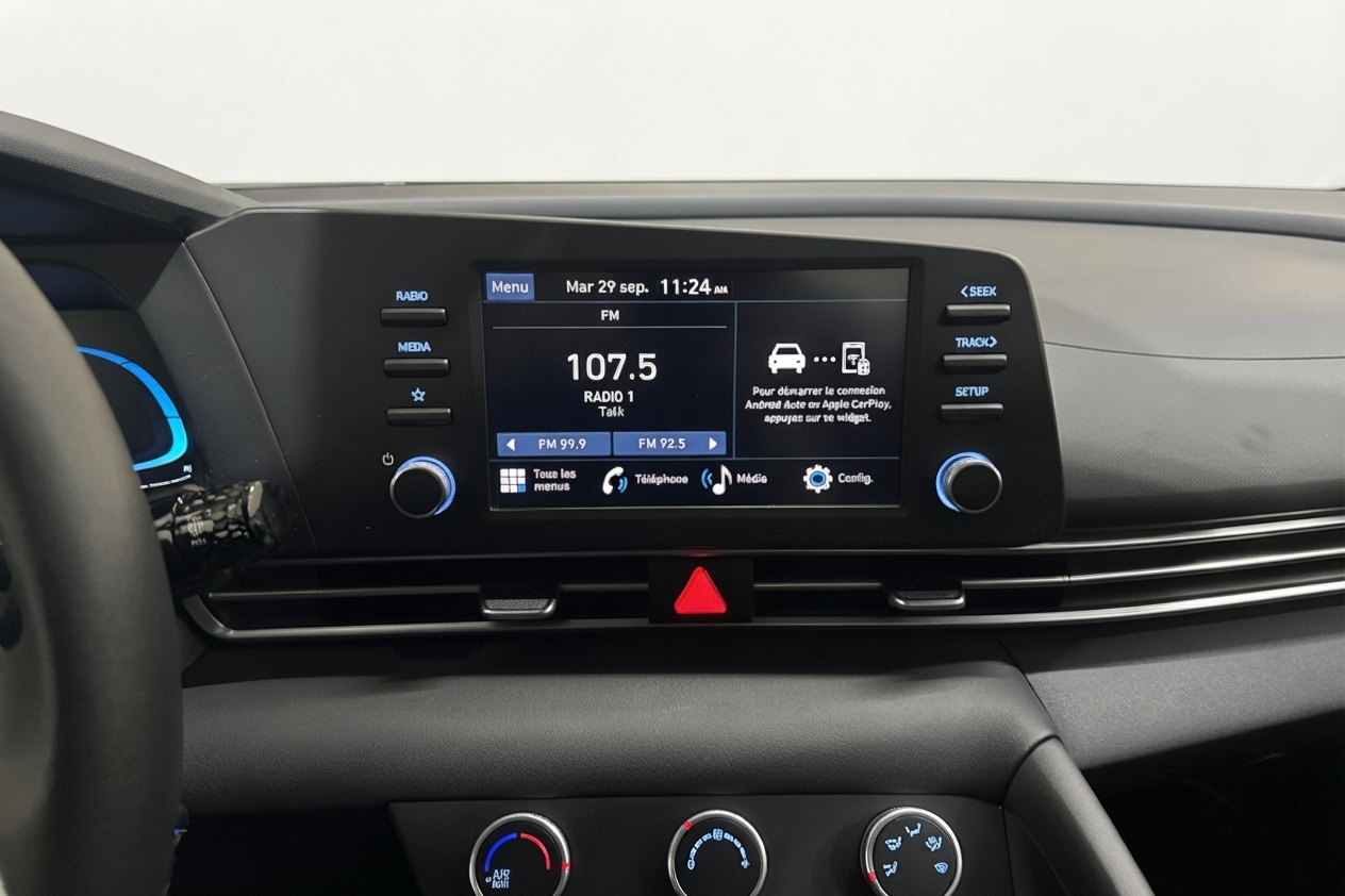 2026 Hyundai Elantra — photo 18 of 32
