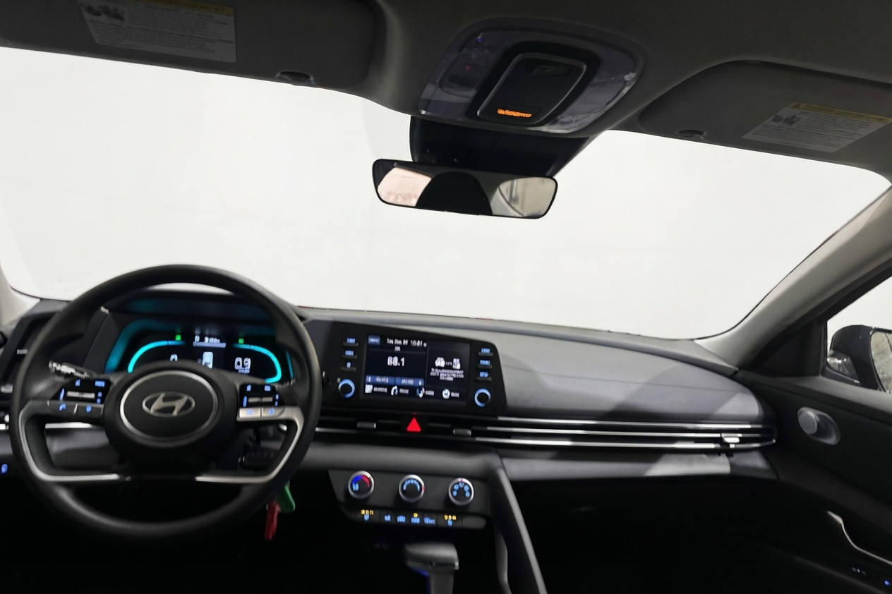2026 Hyundai Elantra — photo 24 de 32