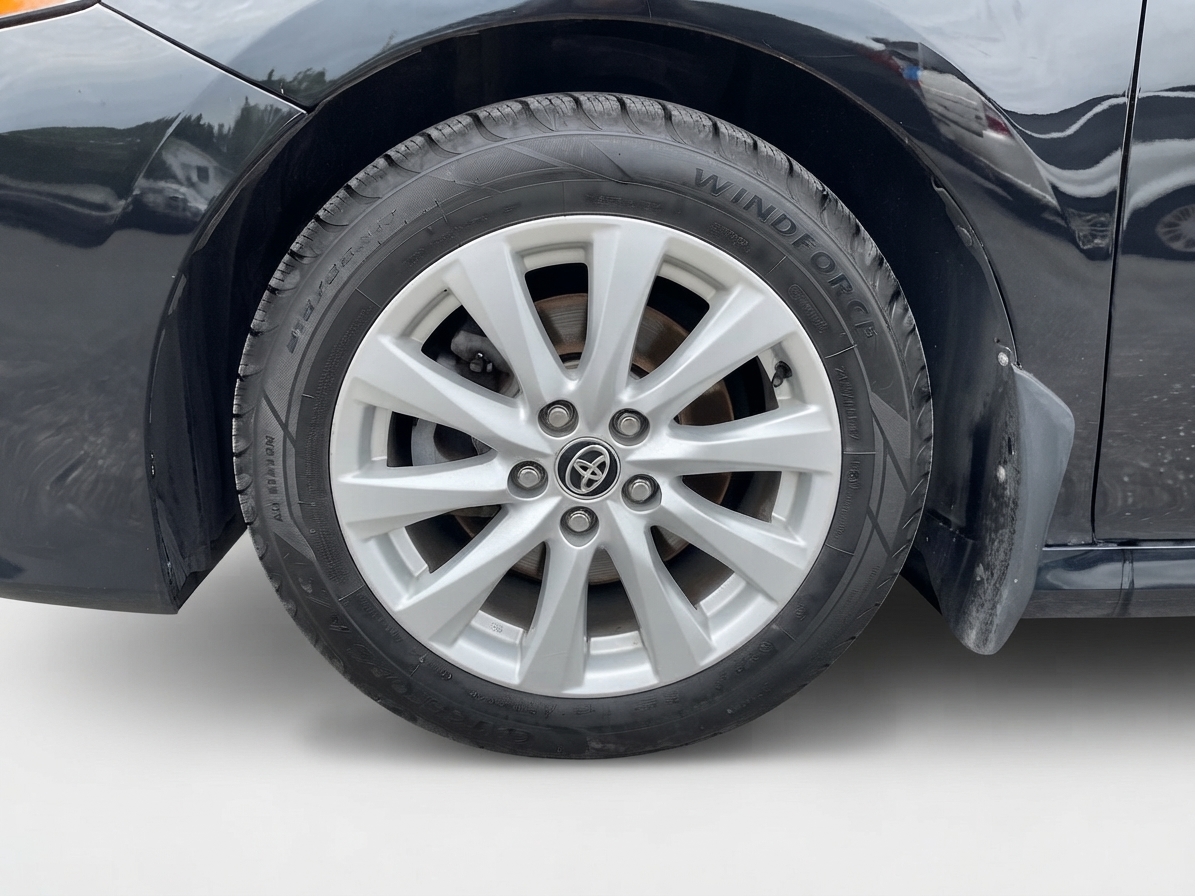 2020 Toyota Camry — photo 9 of 34