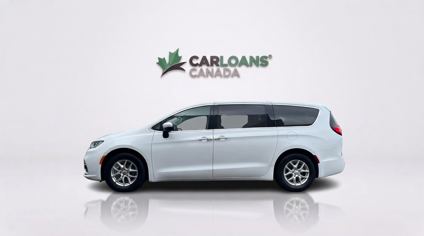 2023 Chrysler Pacifica — photo 3 of 25