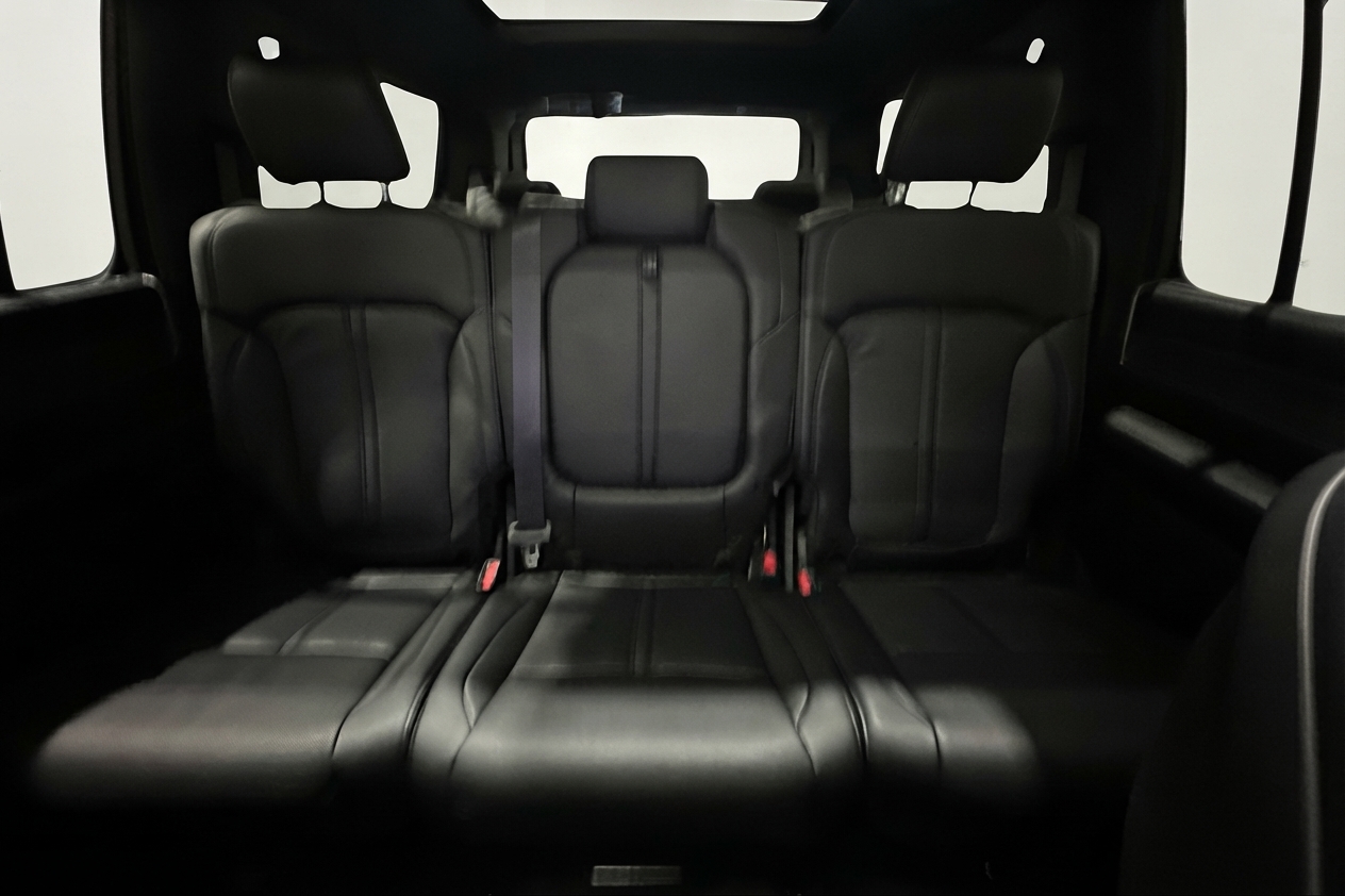 2026 Jeep Grand Wagoneer — photo 21 of 30