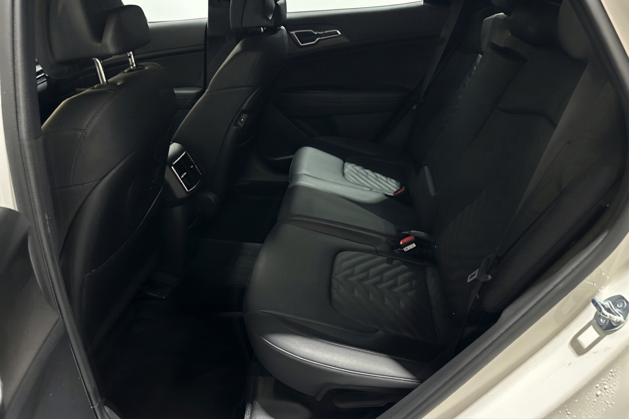 2026 Kia Sportage — photo 12 of 33