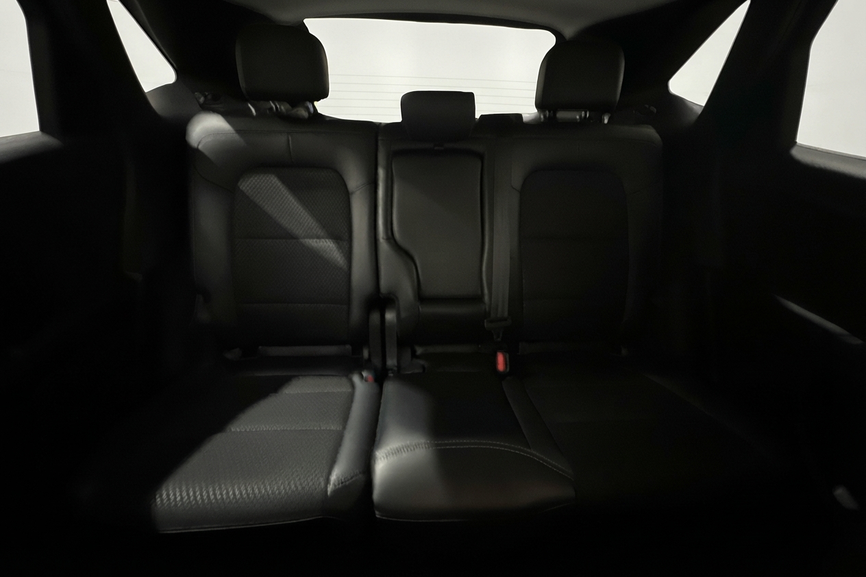 2025 Ford Escape Plug-in Hybrid — photo 20 of 28