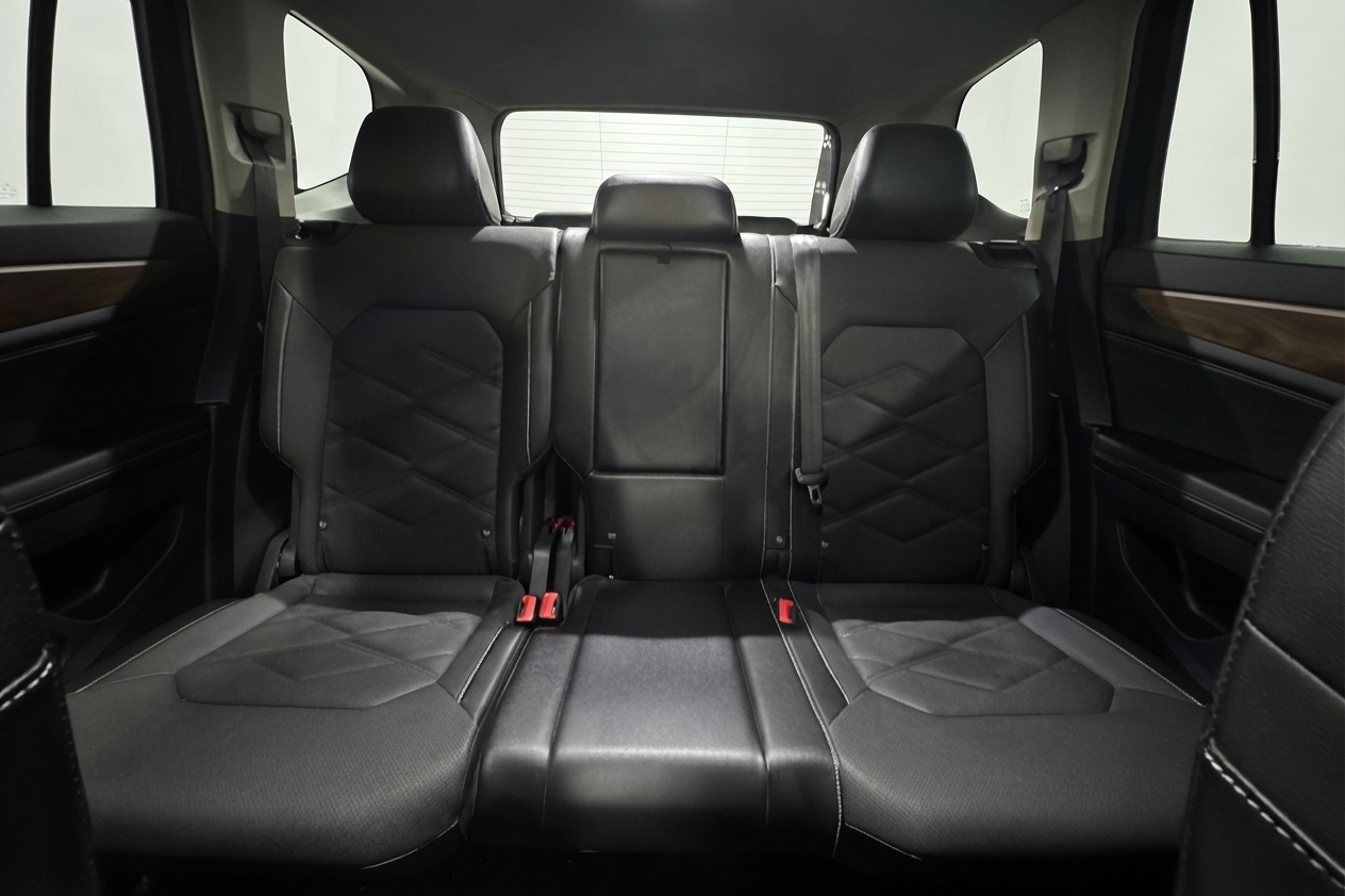 2024 Volkswagen Atlas — photo 23 of 36