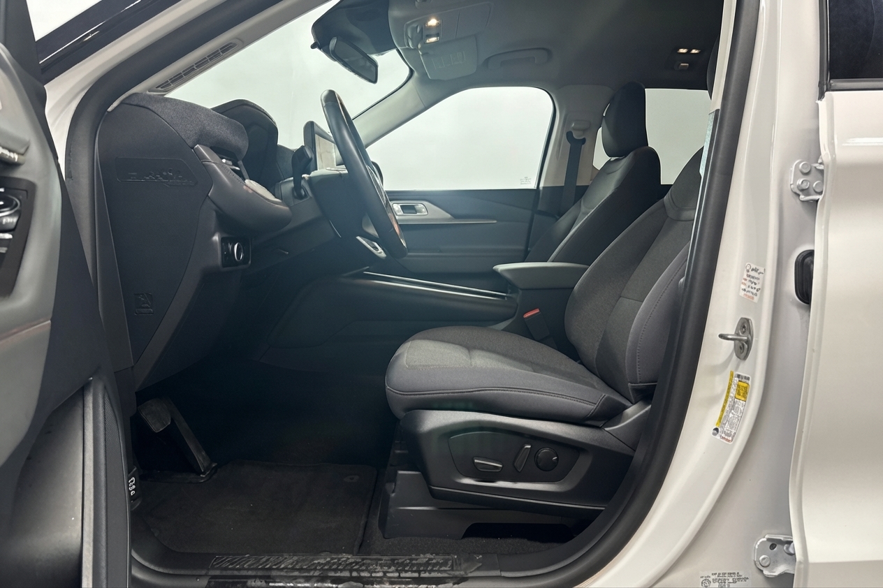 2025 Ford Explorer — photo 11 de 35