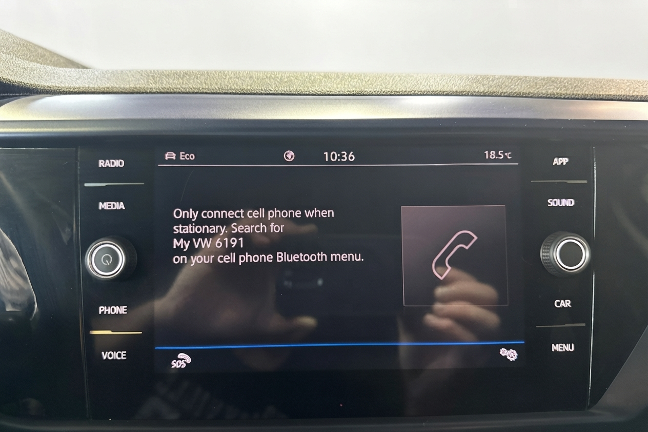 2024 Volkswagen Taos — photo 25 of 34