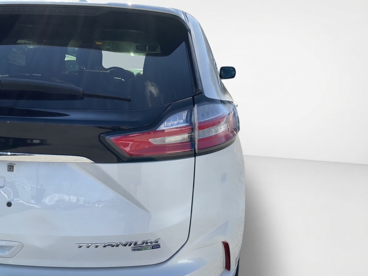 2019 Ford Edge — photo 16 of 33
