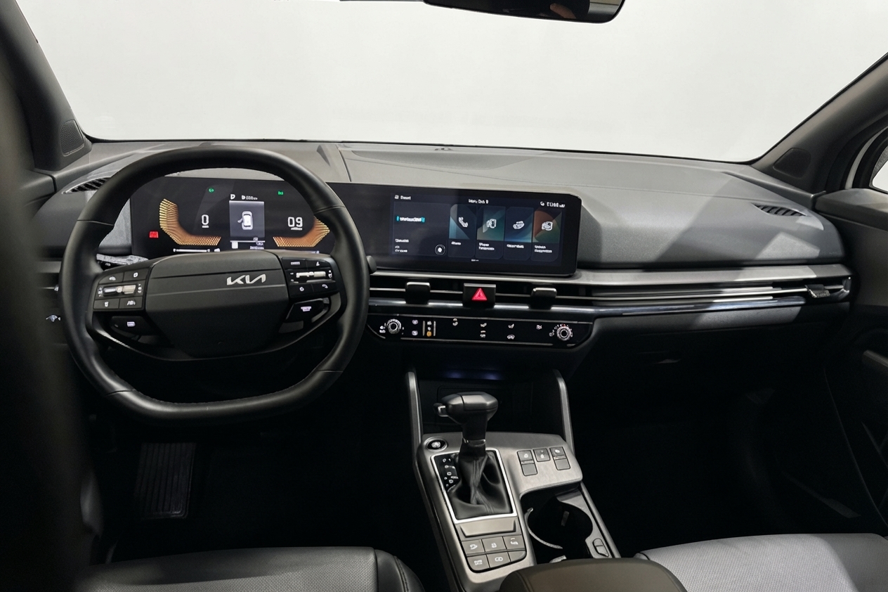 2026 Kia Sportage — photo 23 of 33