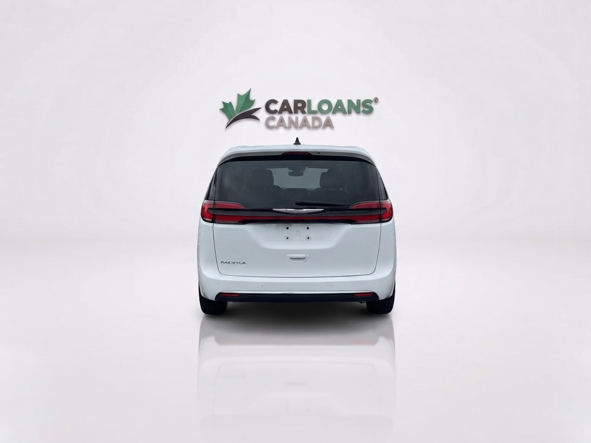 2024 Chrysler Pacifica — photo 4 of 35