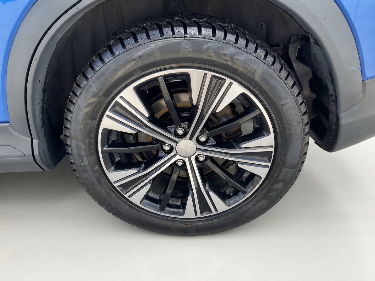 2019 Mitsubishi Eclipse Cross — photo 10 of 34
