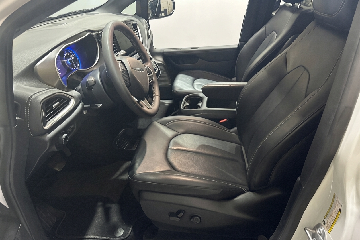 2025 Chrysler Pacifica — photo 11 de 27