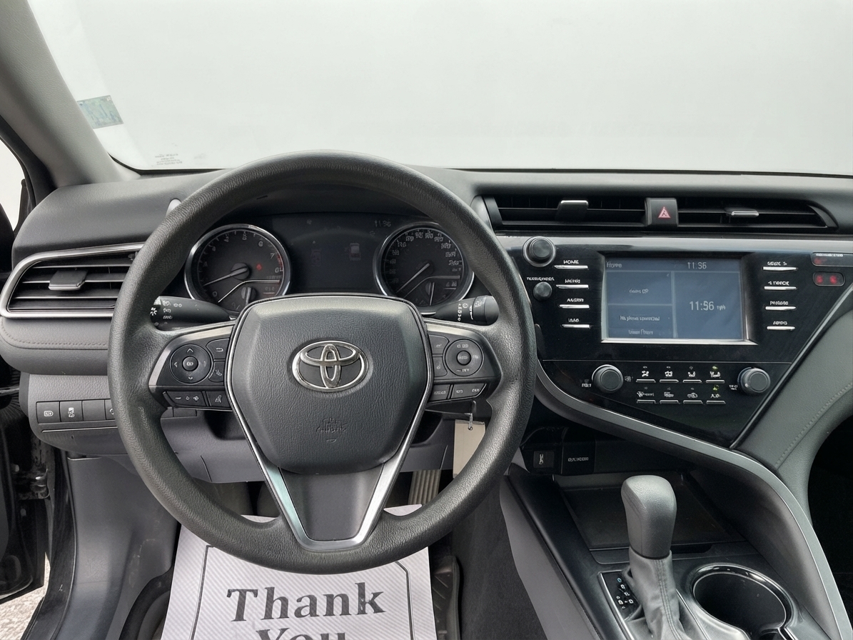2020 Toyota Camry — photo 23 of 34