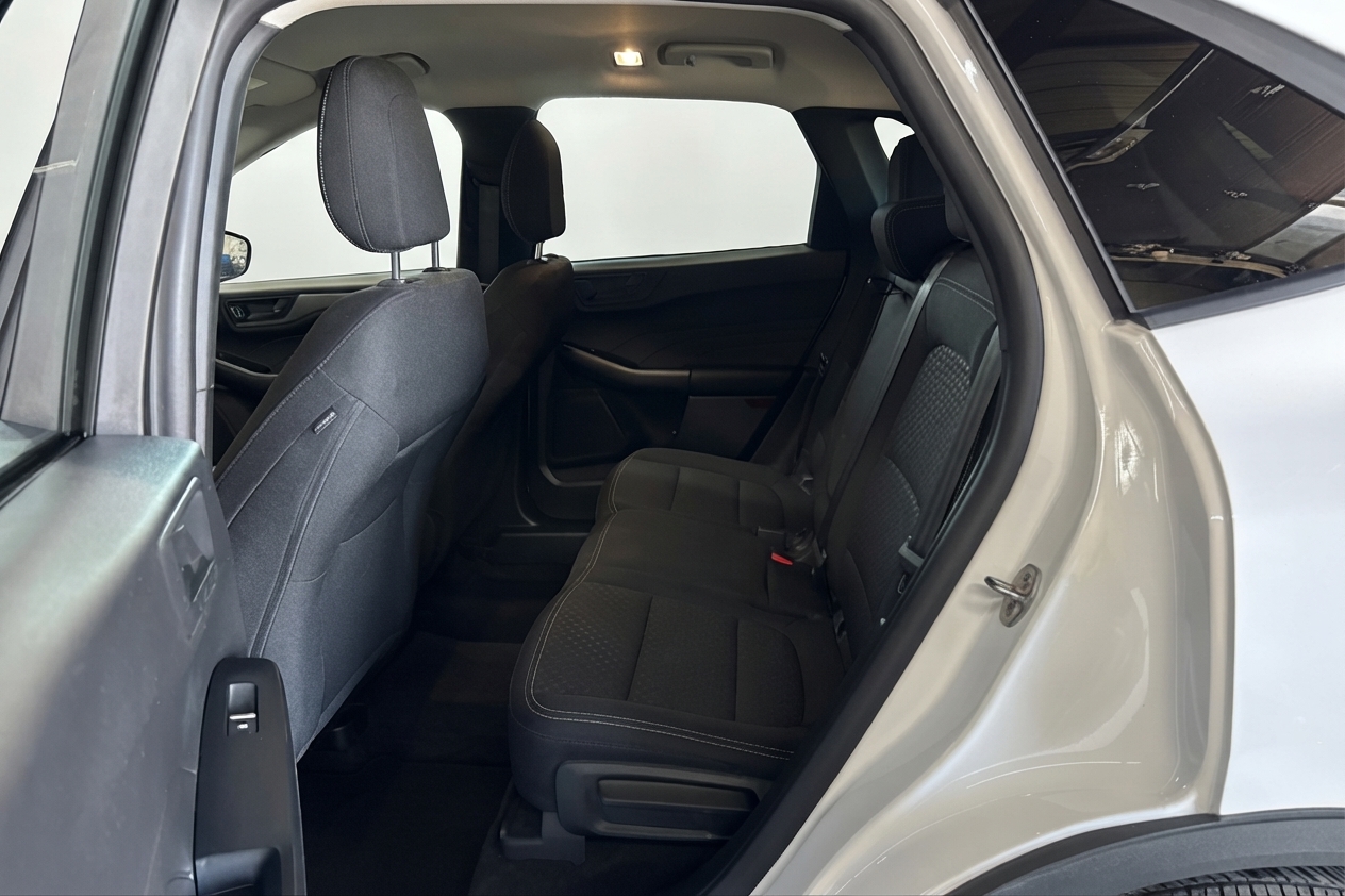 2025 Ford Escape — photo 12 of 33