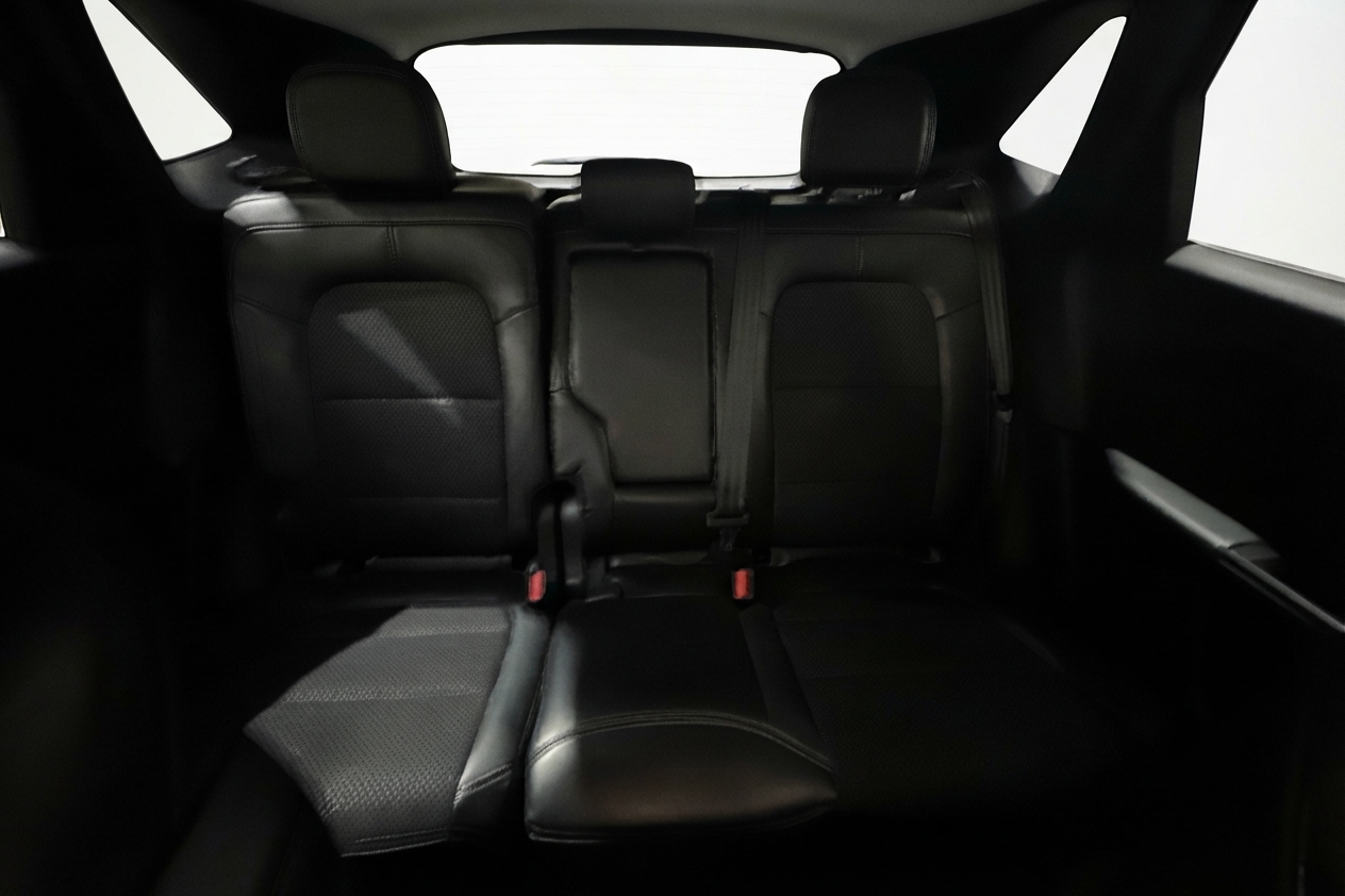2025 Ford Escape Plug-in Hybrid — photo 23 of 35