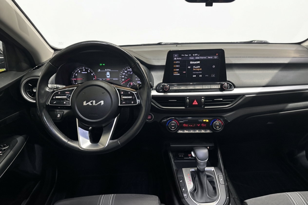 2023 Kia Forte Sedan — photo 23 of 32