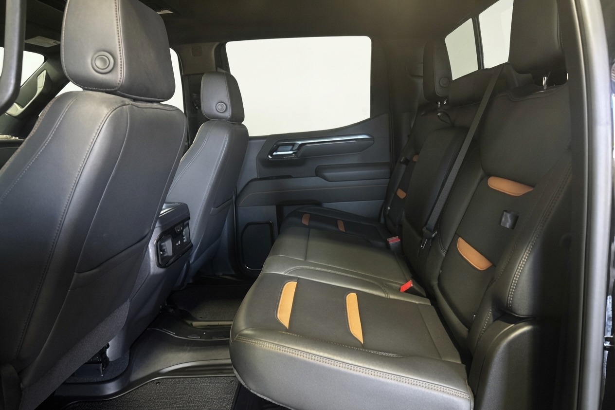2025 GMC Sierra 1500 — photo 11 of 35