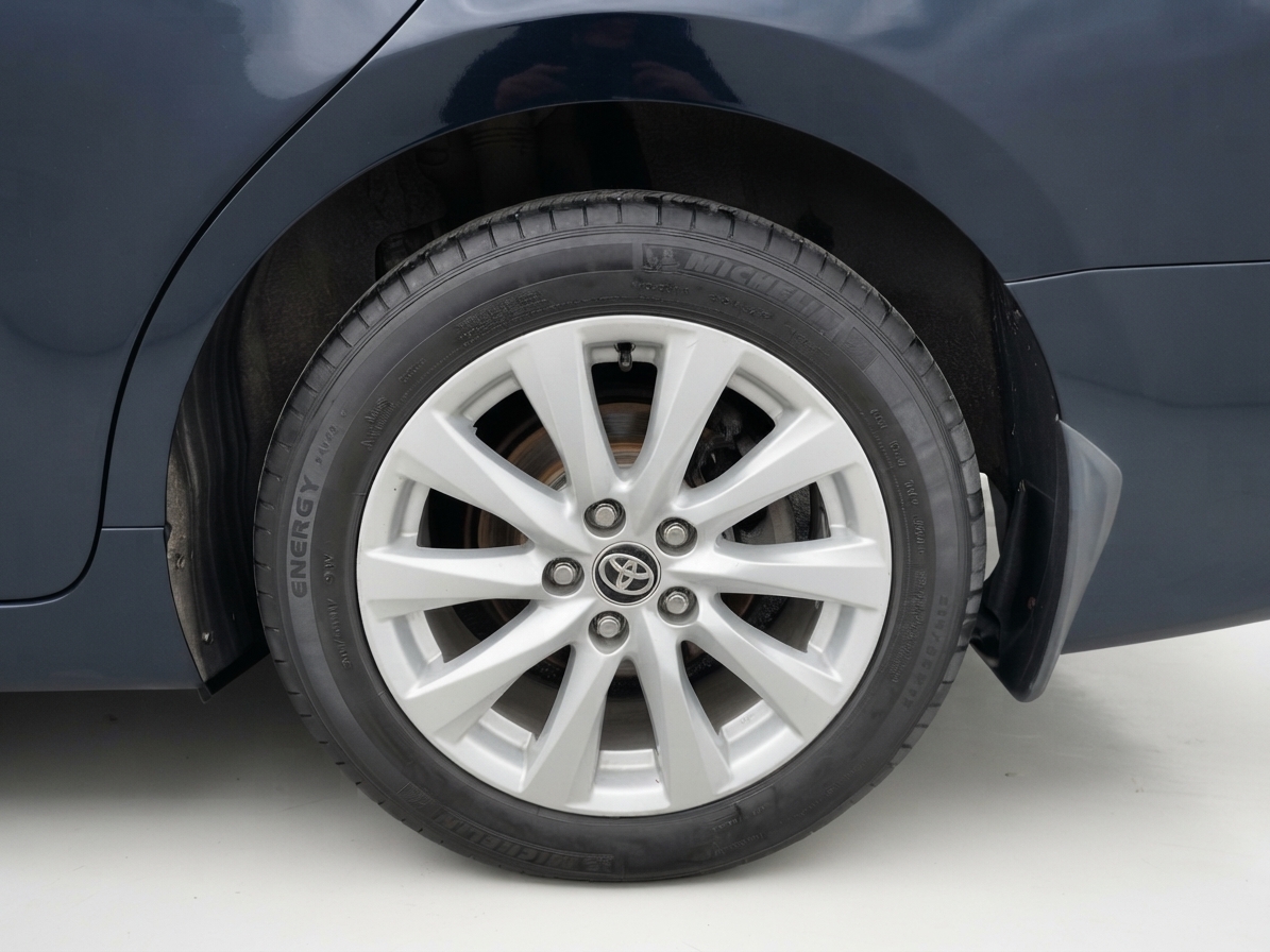 2020 Toyota Camry — photo 10 of 34