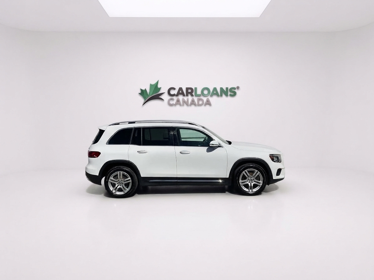 2023 Mercedes-Benz GLB250 — photo 2 of 22
