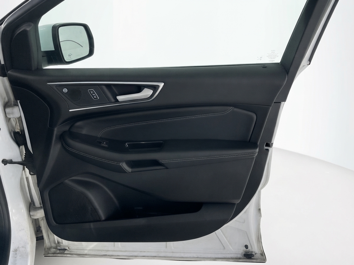 2019 Ford Edge — photo 30 of 33