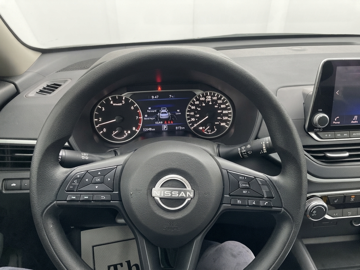 2025 Nissan Altima — photo 12 de 21